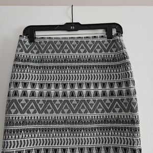 Express detailed mini skirt
